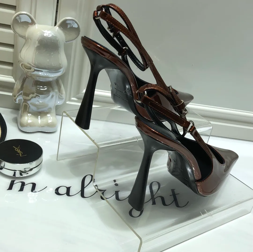👟👟Ex-factory price 560👟👟 Top quality Saint Laurent/Yves Saint Laurent 2024 spring and summer new style👠Small square toe high heels of the same style as Rose. The layered leather high heels are very good at modifying the foot shape. In recent years, SLP has become more and more understanding of women in high heels. ysl beautiful high heels 👠Number of yards: 35-40 (41 customized, non-returnable) Upper: open edge beaded cowhide/patent leather, lining Imported sheepskin lining, sole: genuine leather outsole, heel height: 10cm (heel imported from Italy)